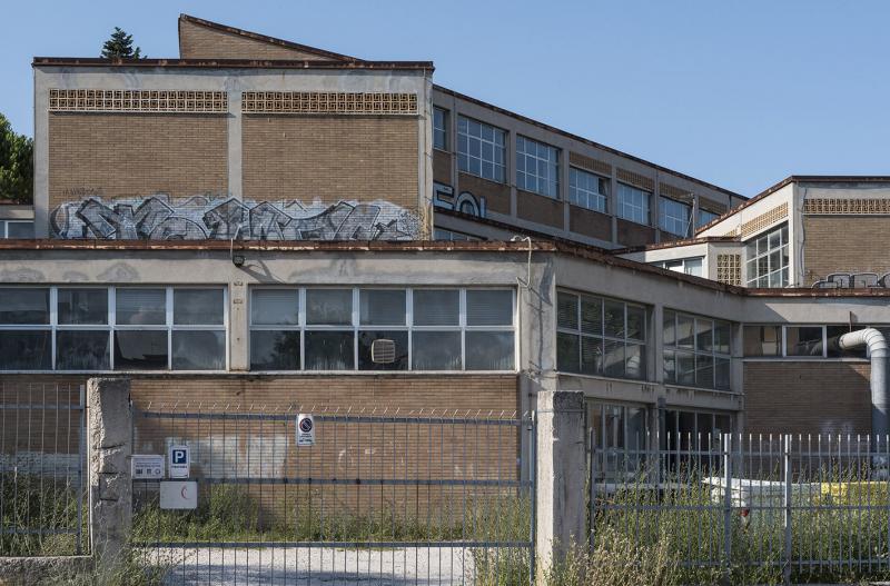  esterno, vista delle tamponature