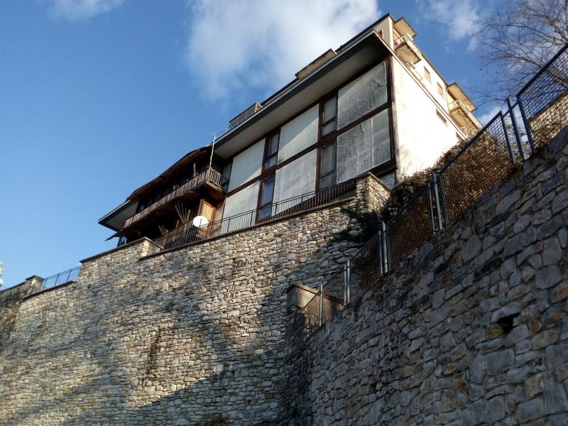 prospetto ovest, visto da sud da via di Sottocastello, dettaglio