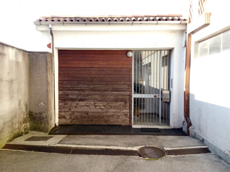 ingresso su via del Piave con garage