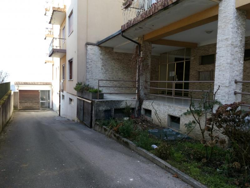 ingresso da via del Piave, strada di accesso