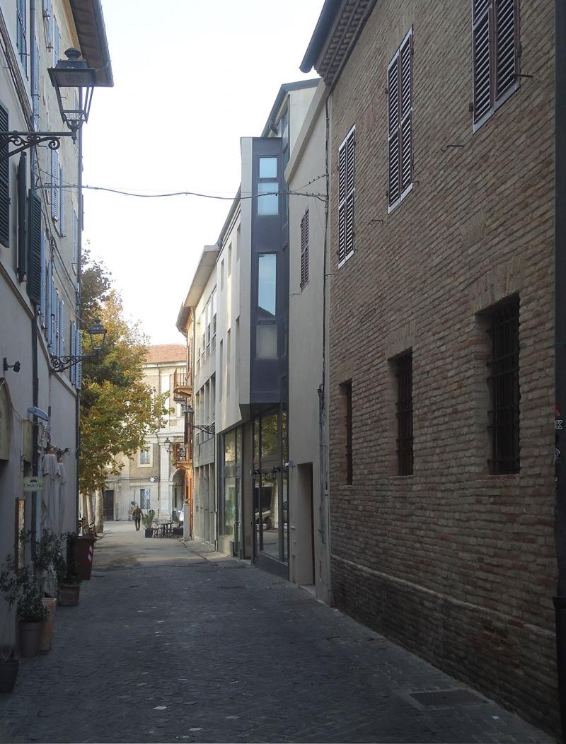 facciata su Via dei Marzi