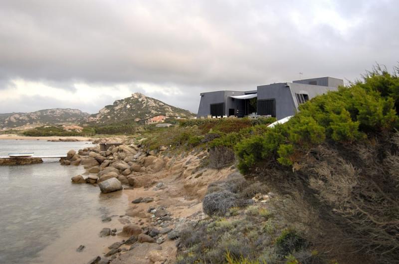 Casa bunker, vista dalla costa
