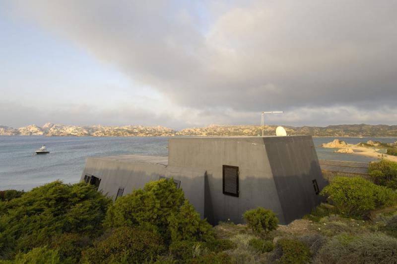 Casa bunker, vista da tergo