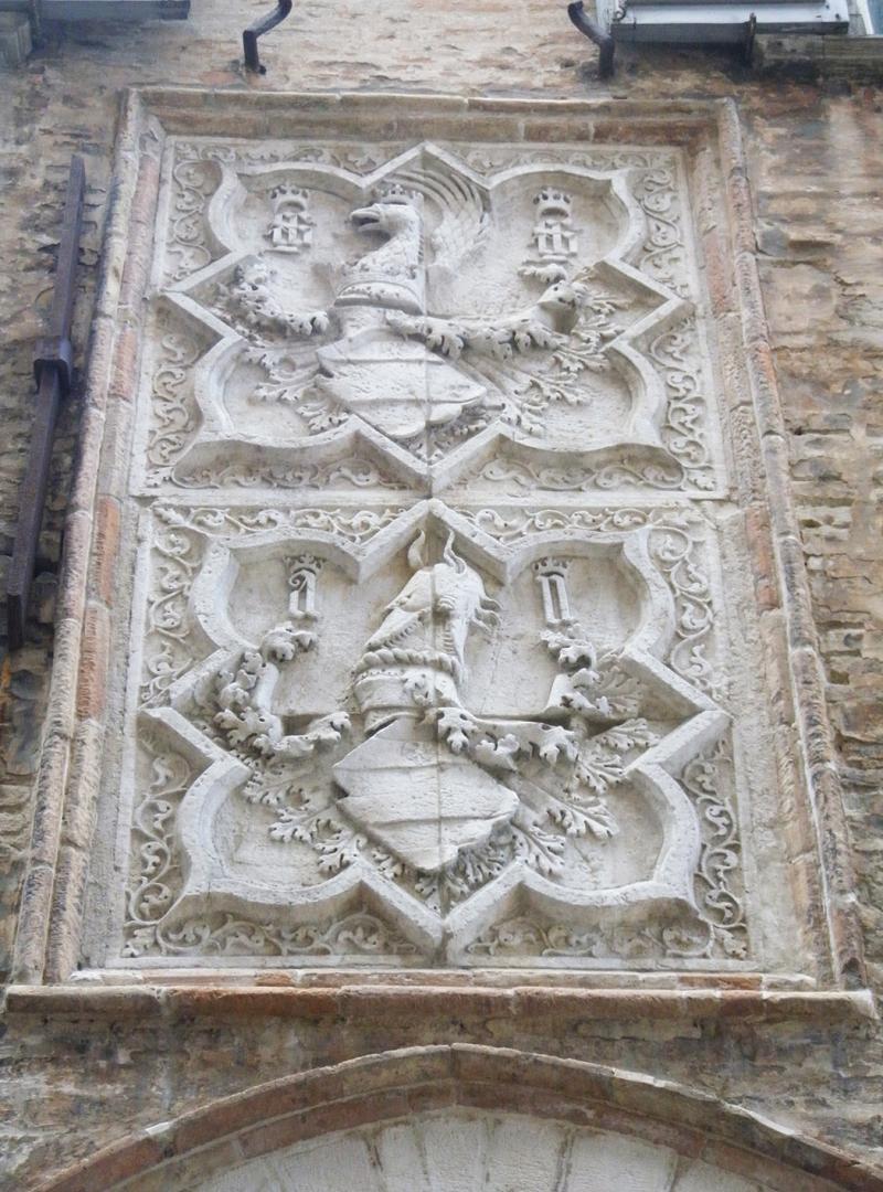 stemma dei Montefeltro posto sul portale d'ingresso di Palazzo Bonaventura
