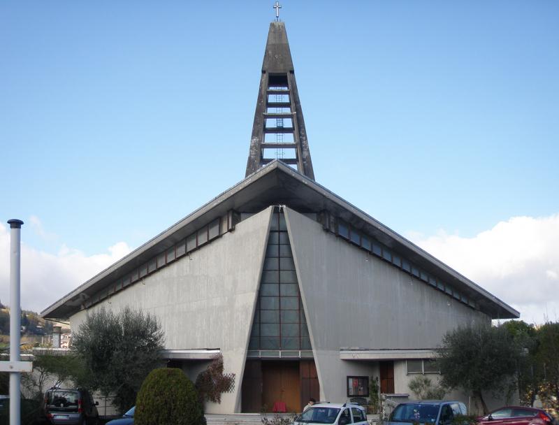 facciata su Via Milani