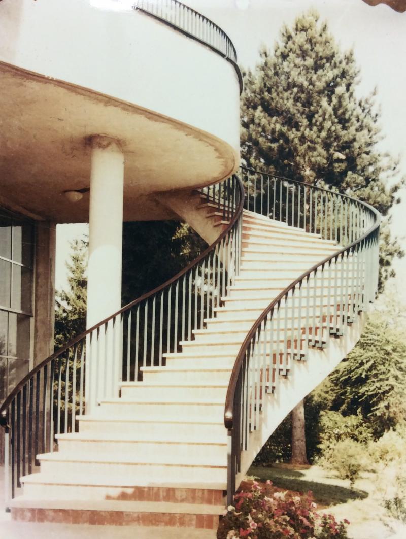 Vista della scala esterna, 1965 circa