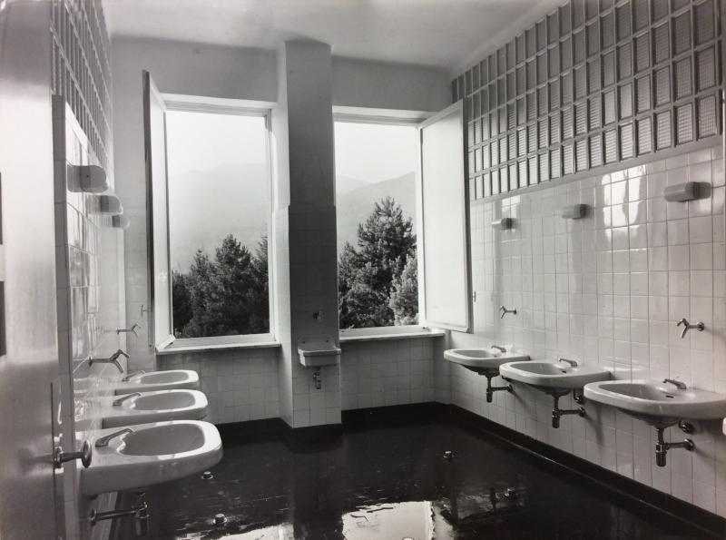 Bagno comune, 1965 circa 