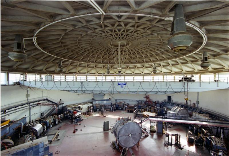 Vista interna con attrezzature