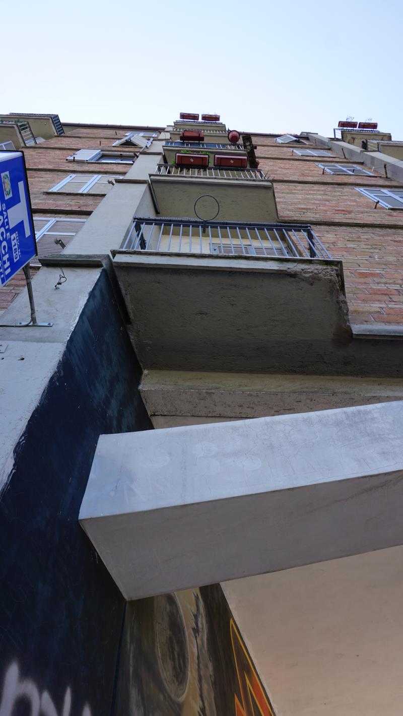 Dettaglio balconi edificio di Muratori