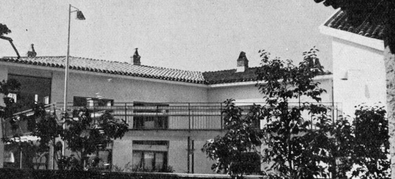 Veduta della terrazza del Centro di Comunità dall’esterno del complesso