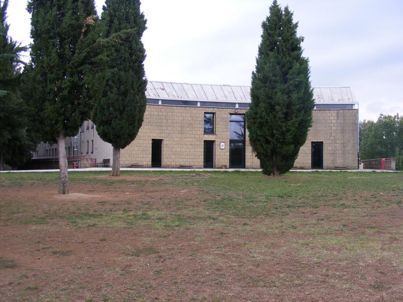 Vista esterna dal giardino antistante