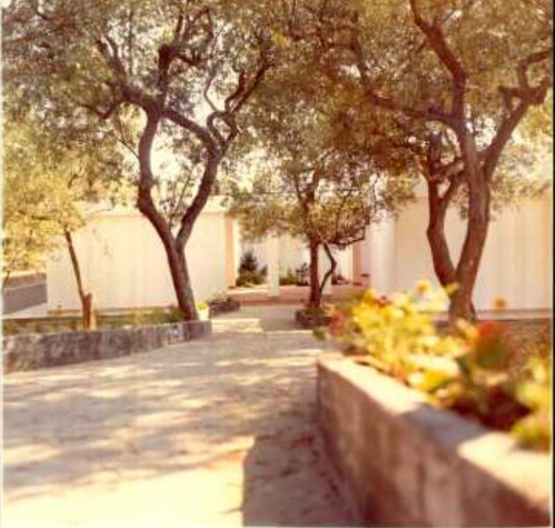 Dettaglio degli invasi lungo il viale d'accesso, foto d'epoca