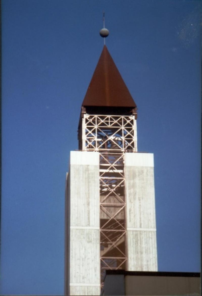 Chiesa di Afragola, dettagli del campanile