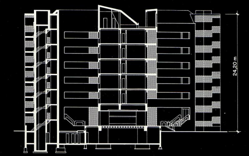 17. Corpo alto. Sezione trasversale in corrispondenza del corpo scala