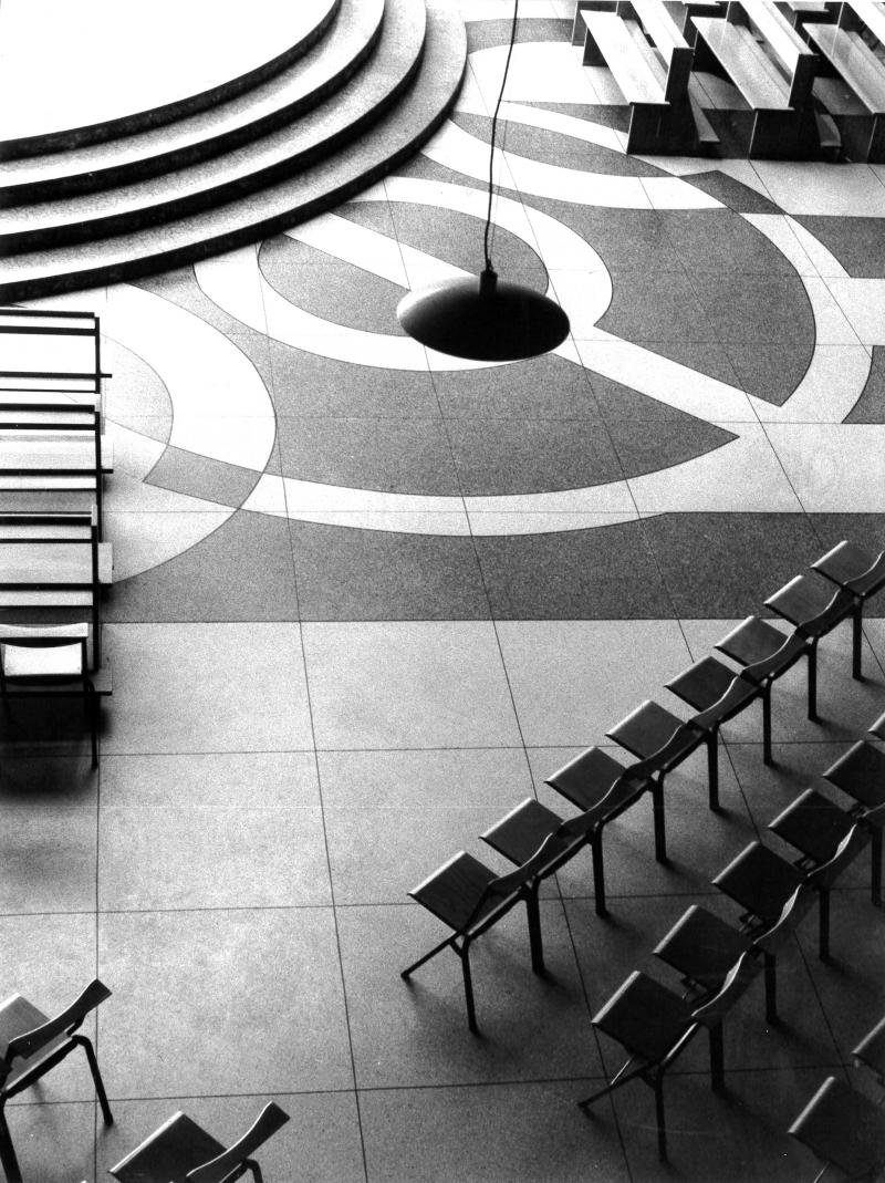 42. Centro parrocchiale “Paolo VI” al villaggio Incis di Pieve Emanuele, 1972-81. L’aula liturgica