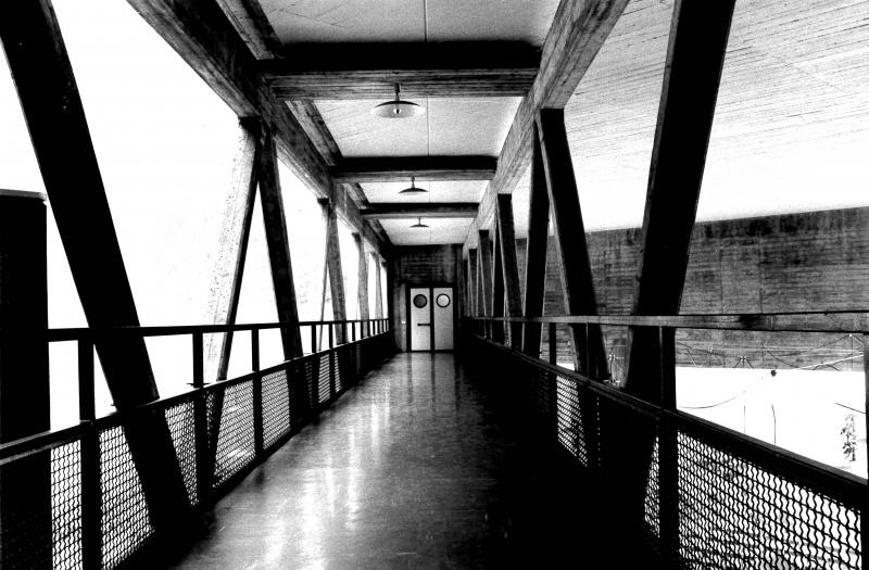 44. Centro parrocchiale “Paolo VI” al villaggio Incis di Pieve Emanuele, 1972-81. La trave ponte