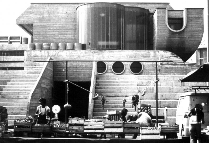 18. Scuola elementare al villaggio Incis di Pieve Emanuele, 1968-73. Particolare del fronte nord-est