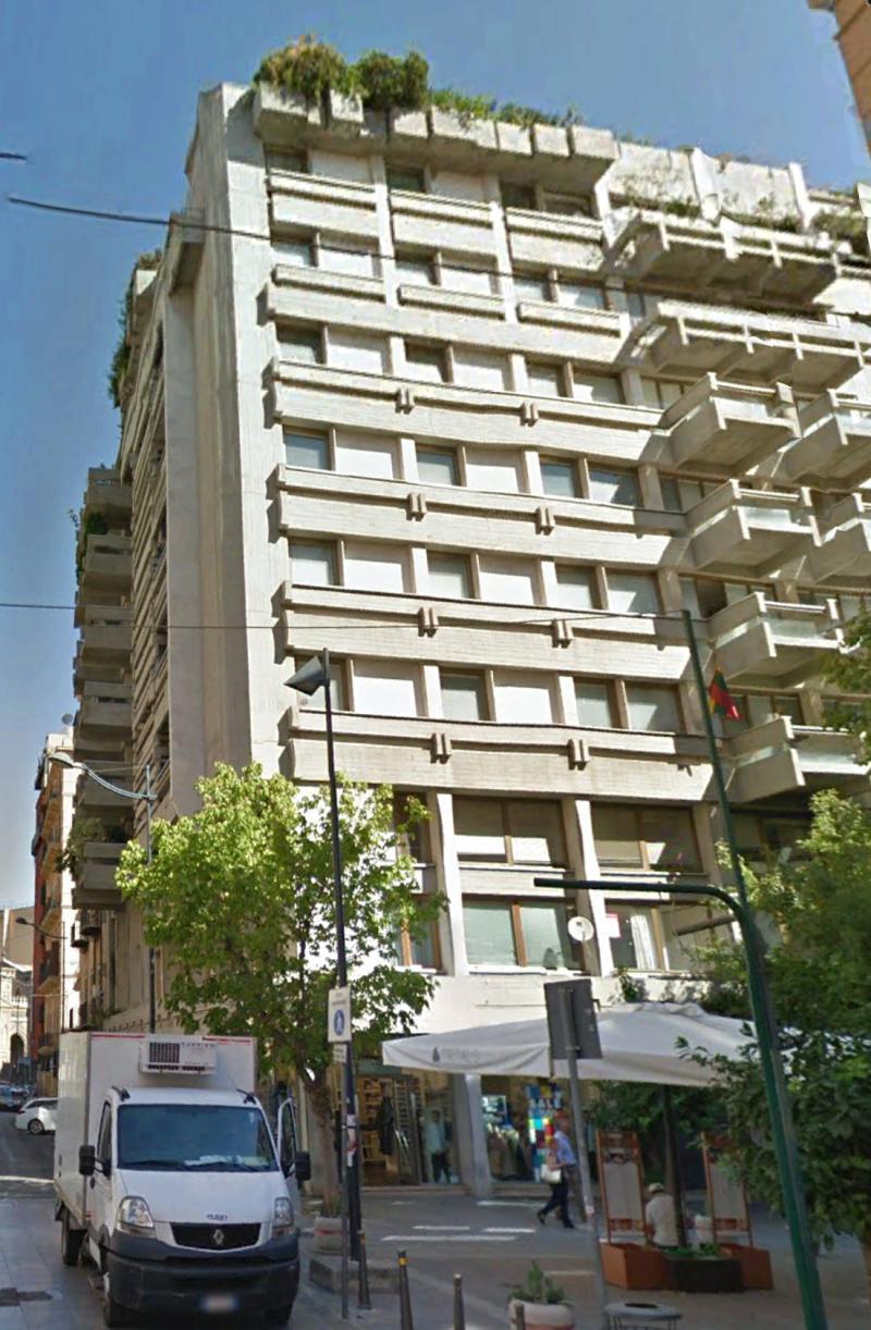 Palazzo per abitazioni e uffici