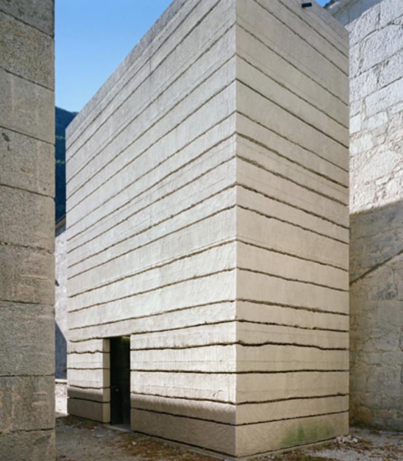 volume dell’ascensore con scala