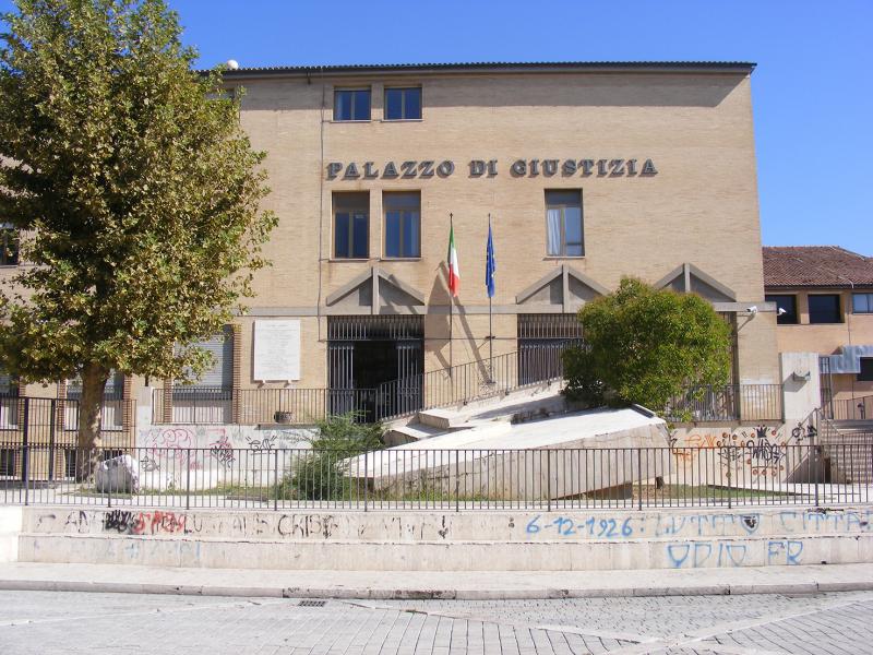 Vista da piazza Labriola