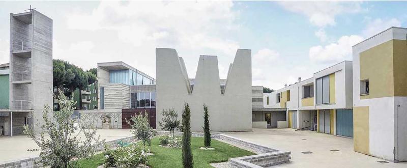 Vista esterna corte con uffici parrocchiali