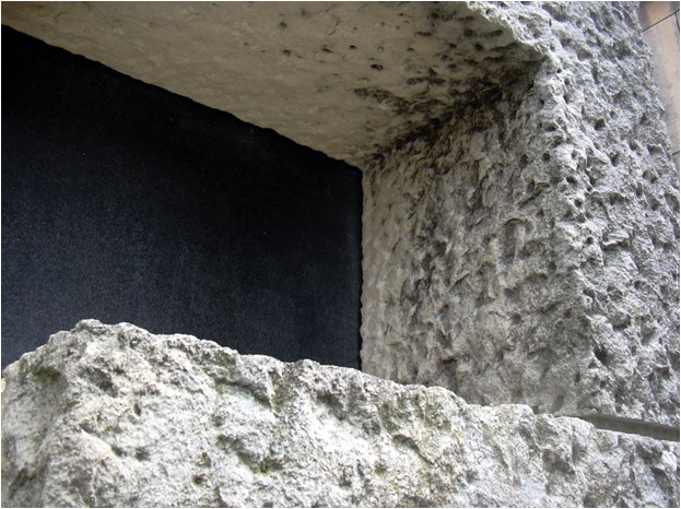 Dettaglio del piccolo edificio  