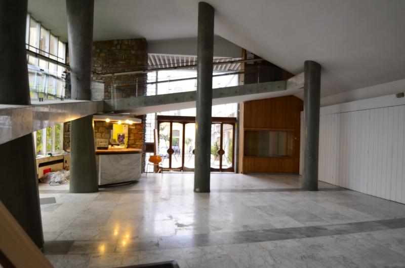 Particolare rampa e pilastri foyer