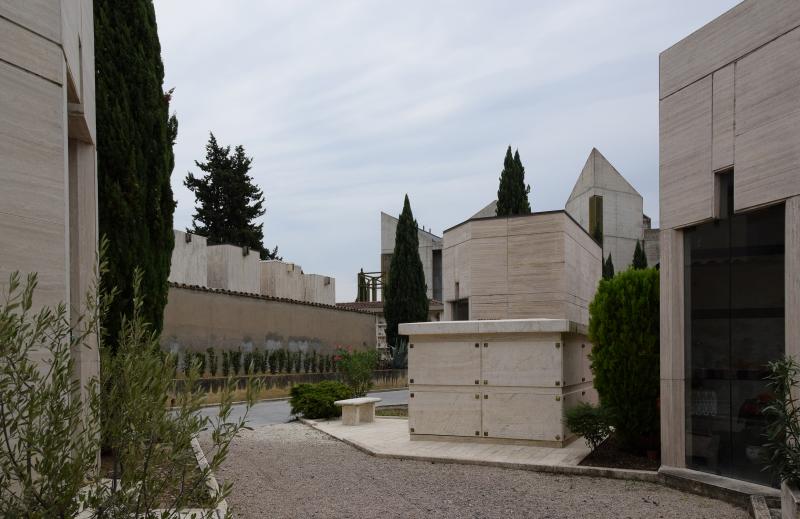 Viale e cappelle private