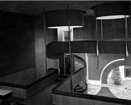 Interno con la scala elicoidale