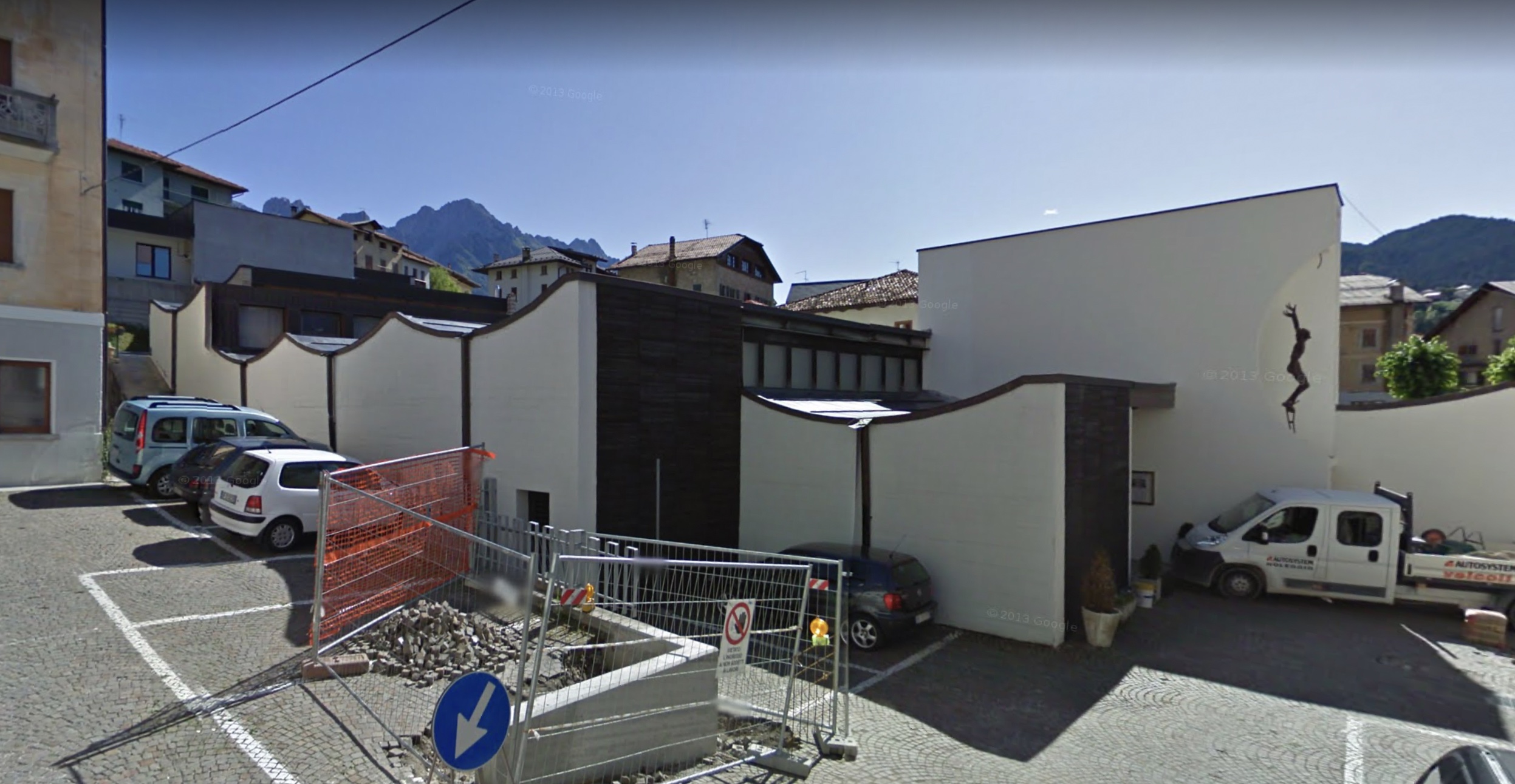 Vista del fianco della chiesa