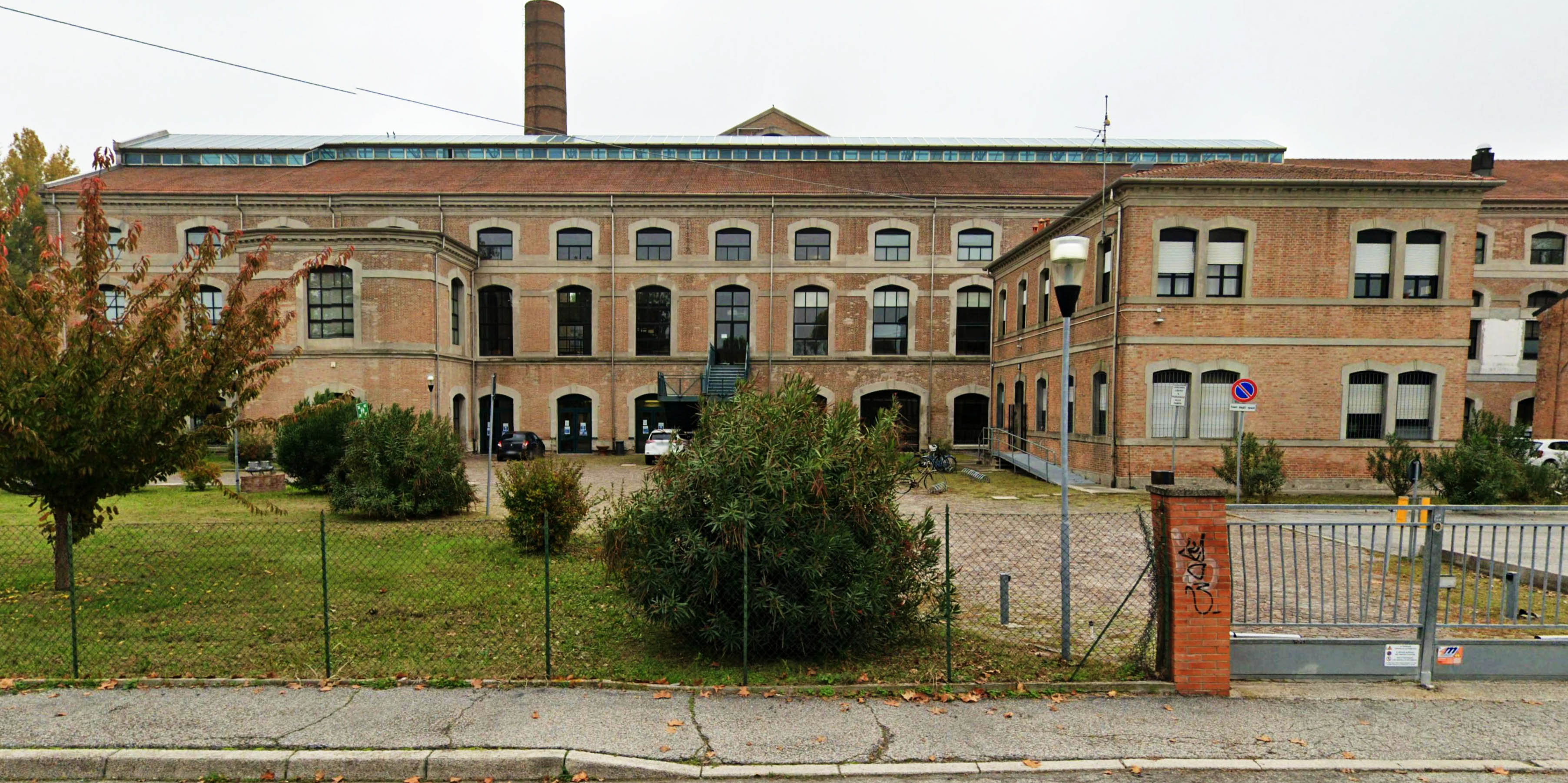 Vista esterni - fronte strada
