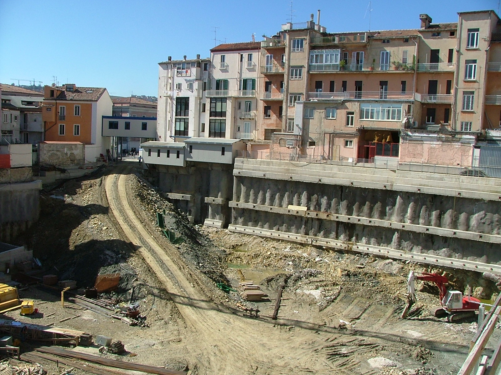 lavorazioni di fondazione e contenimento