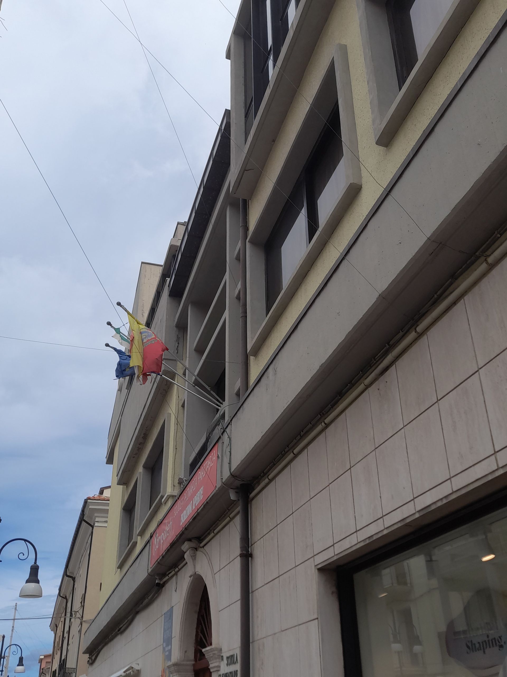 dettaglio facciata - spessori telai ripartizioni