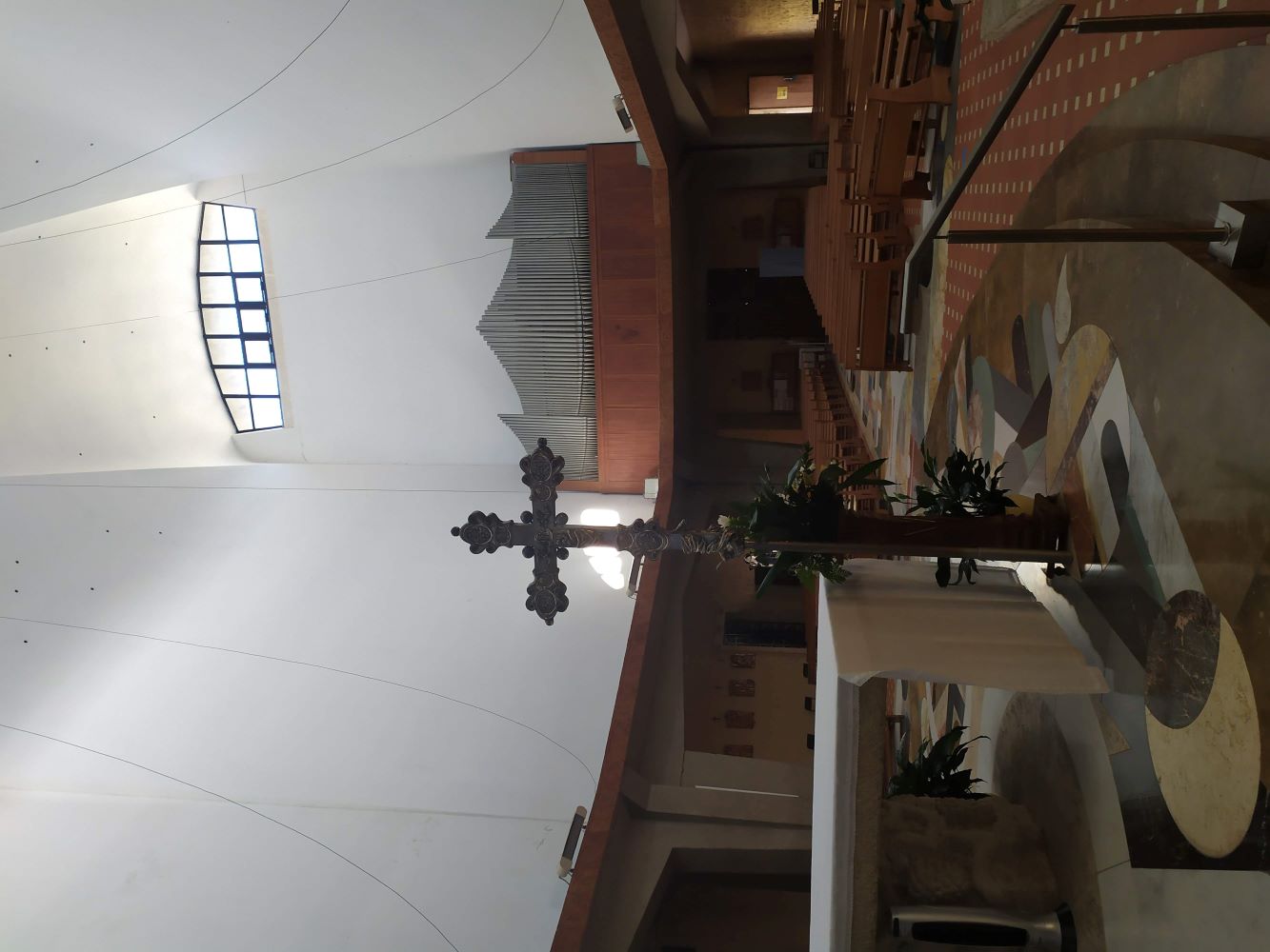 Interno - vista verso l'ingresso