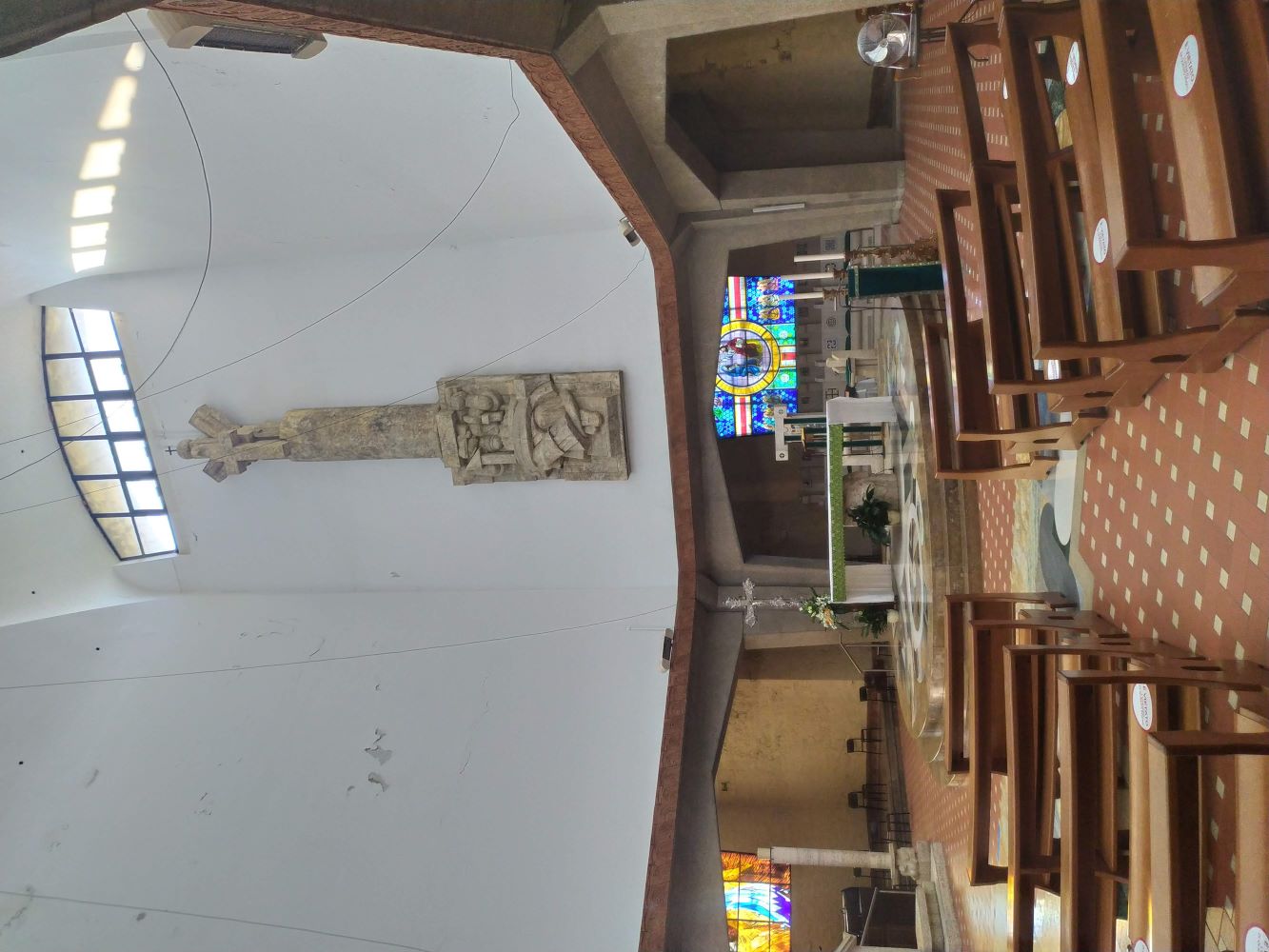 Interno - vista verso l'altare maggiore