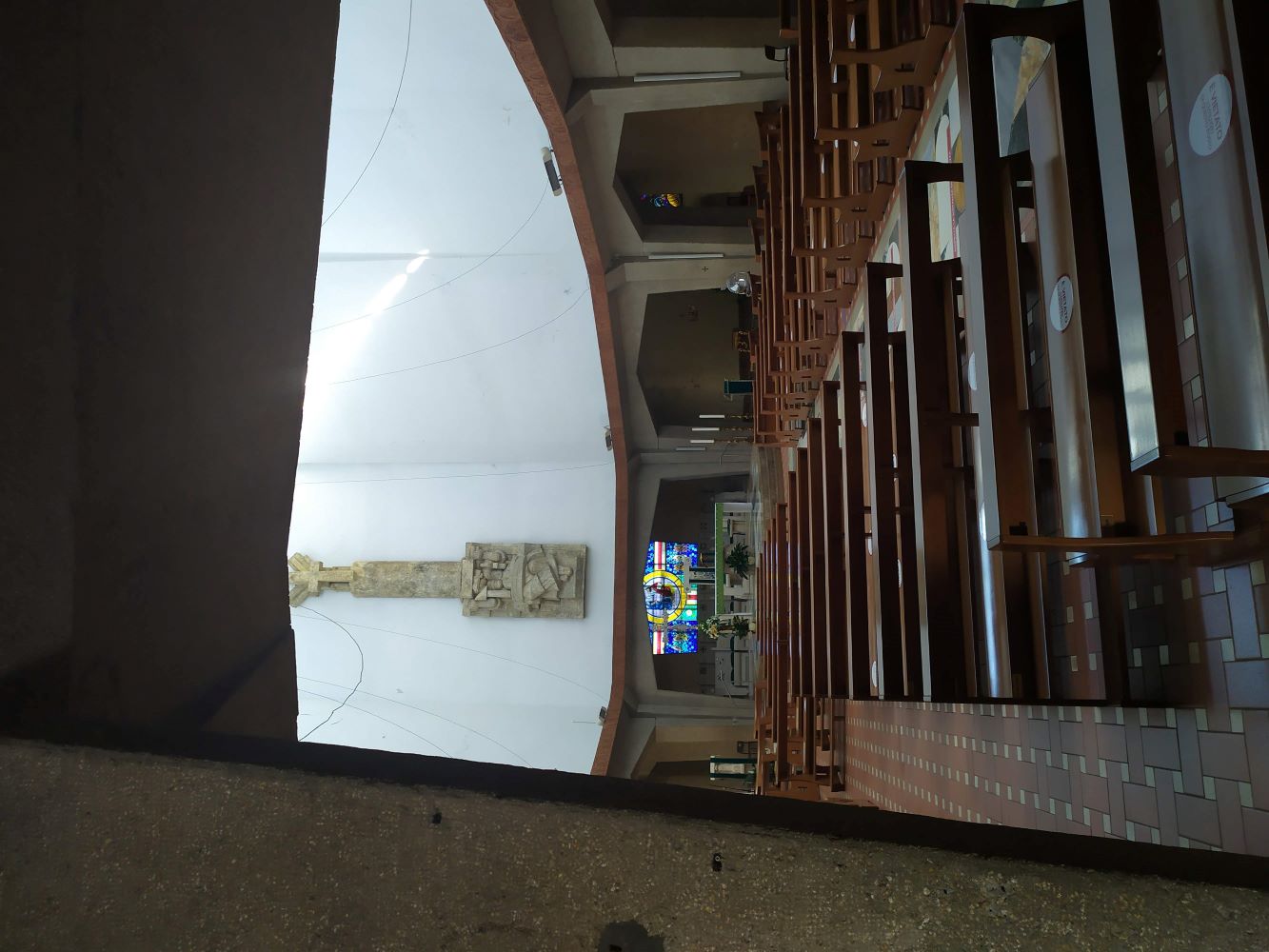 Interno - vista verso l'altare maggiore