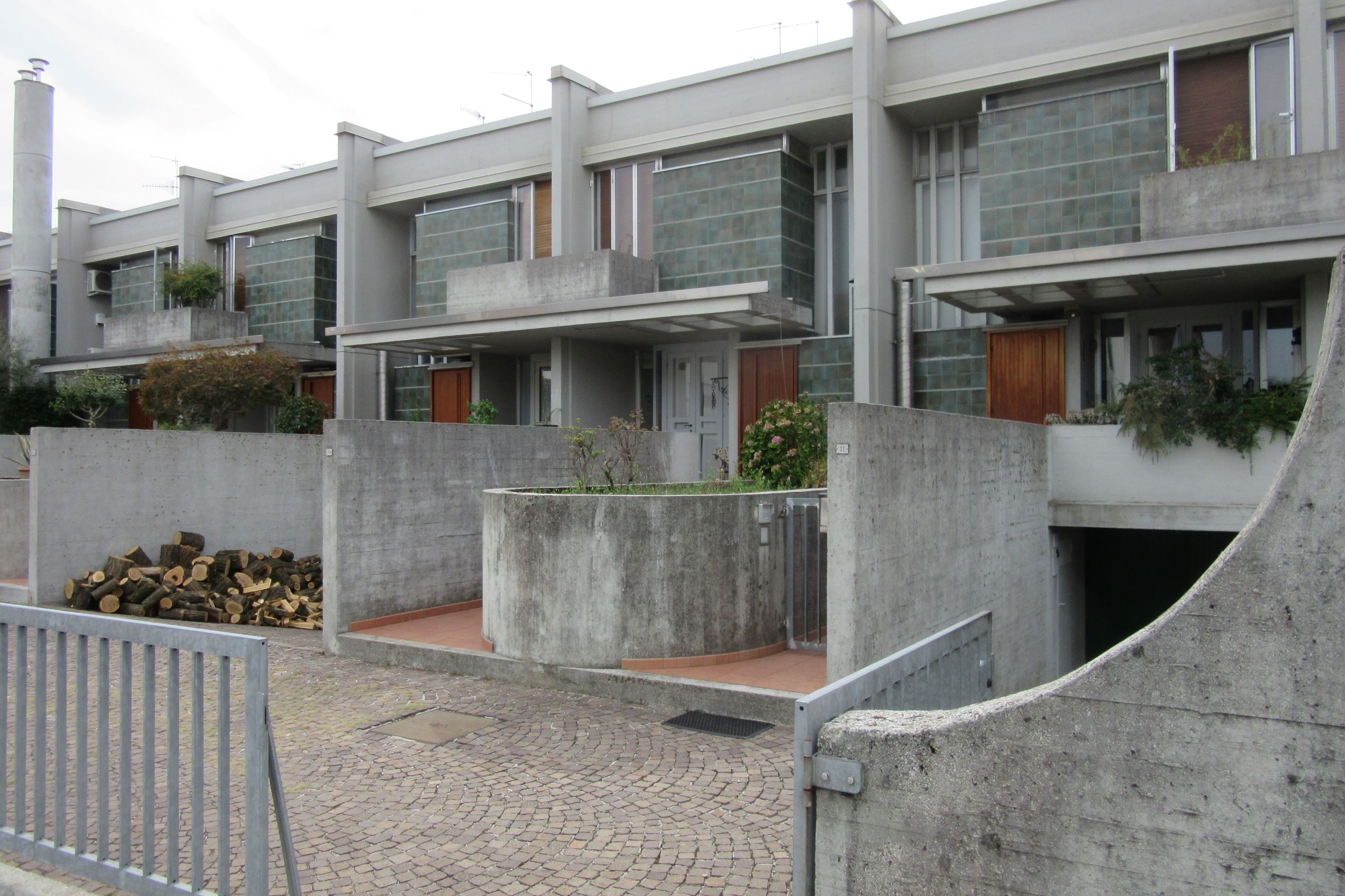 Veduta d'insieme dalla strada
