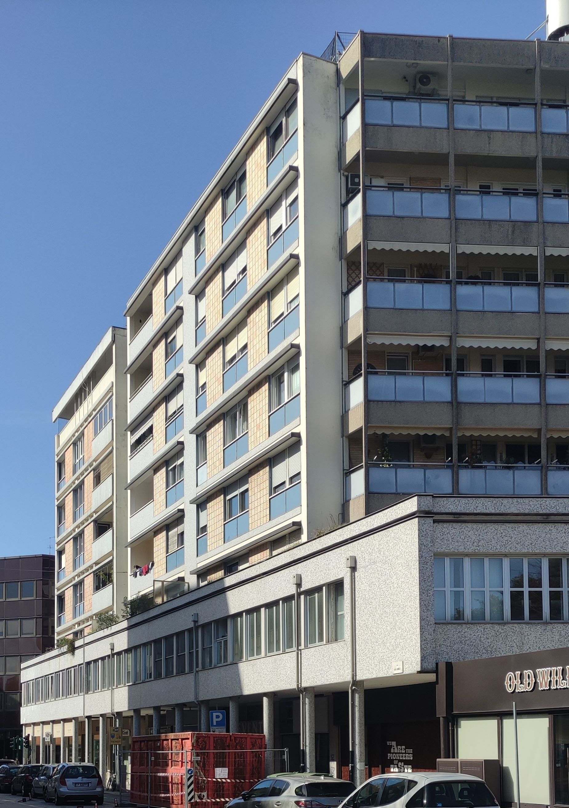 Facciata condominio su via XXX Aprile