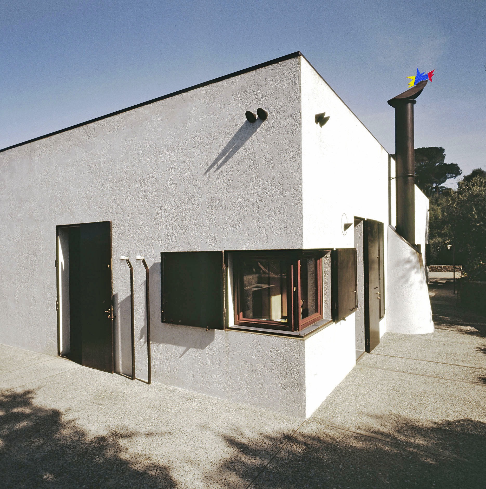 Veduta esterna -  dettaglio finestra d'angolo 