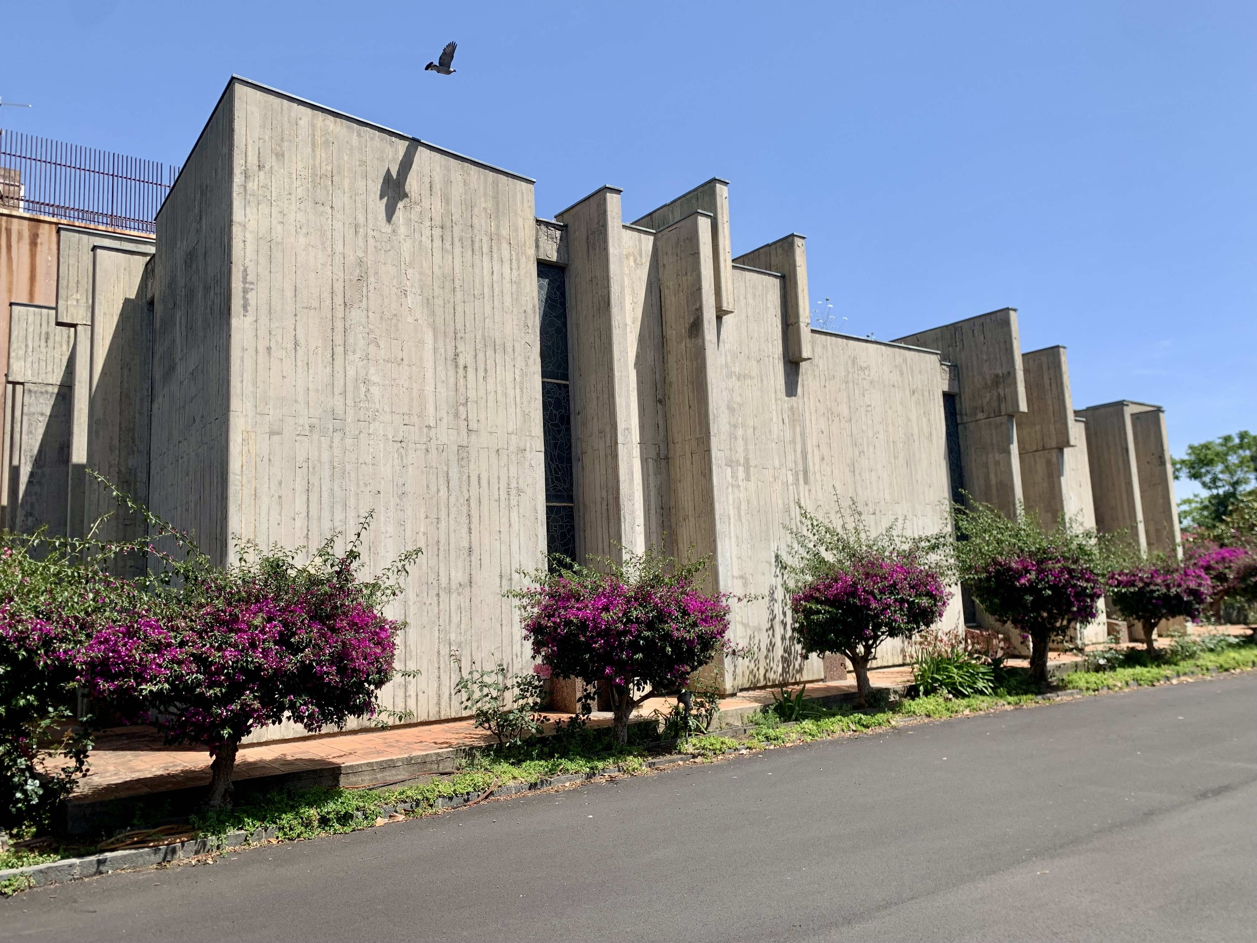 Vista lungo la facciata laterale