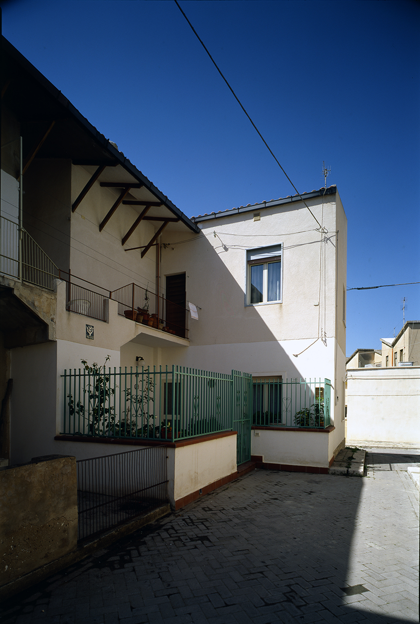 Unità tipologica a due piani su Via dei Cappuccini