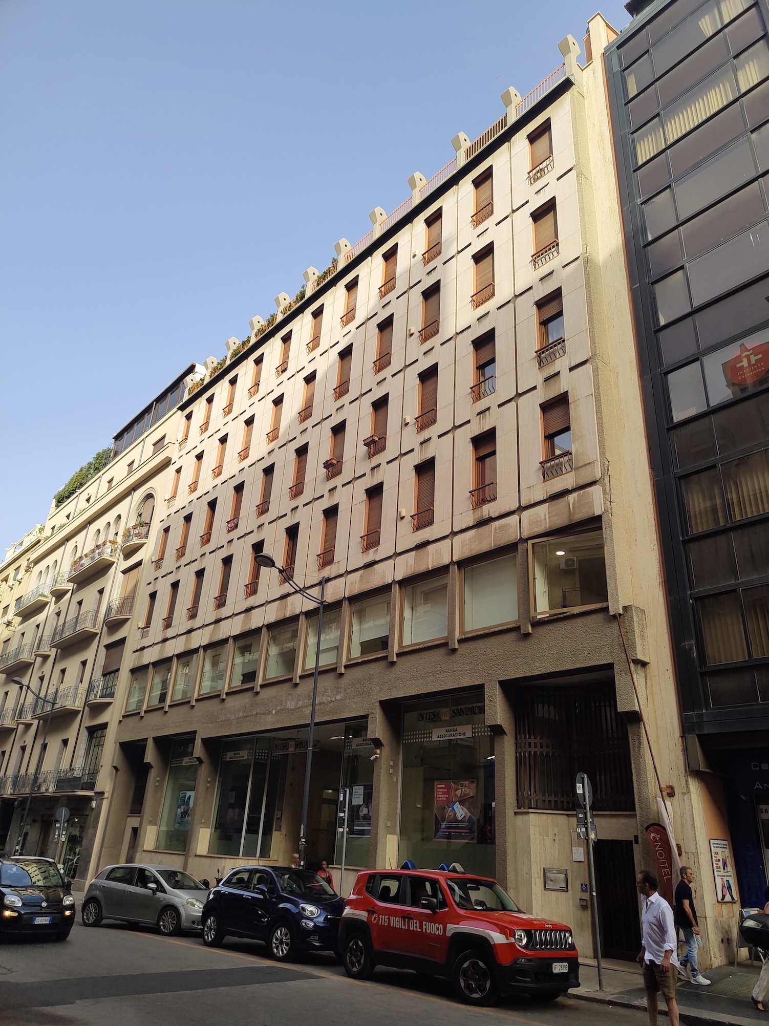 Prospetto principale su via Mariano Stabile