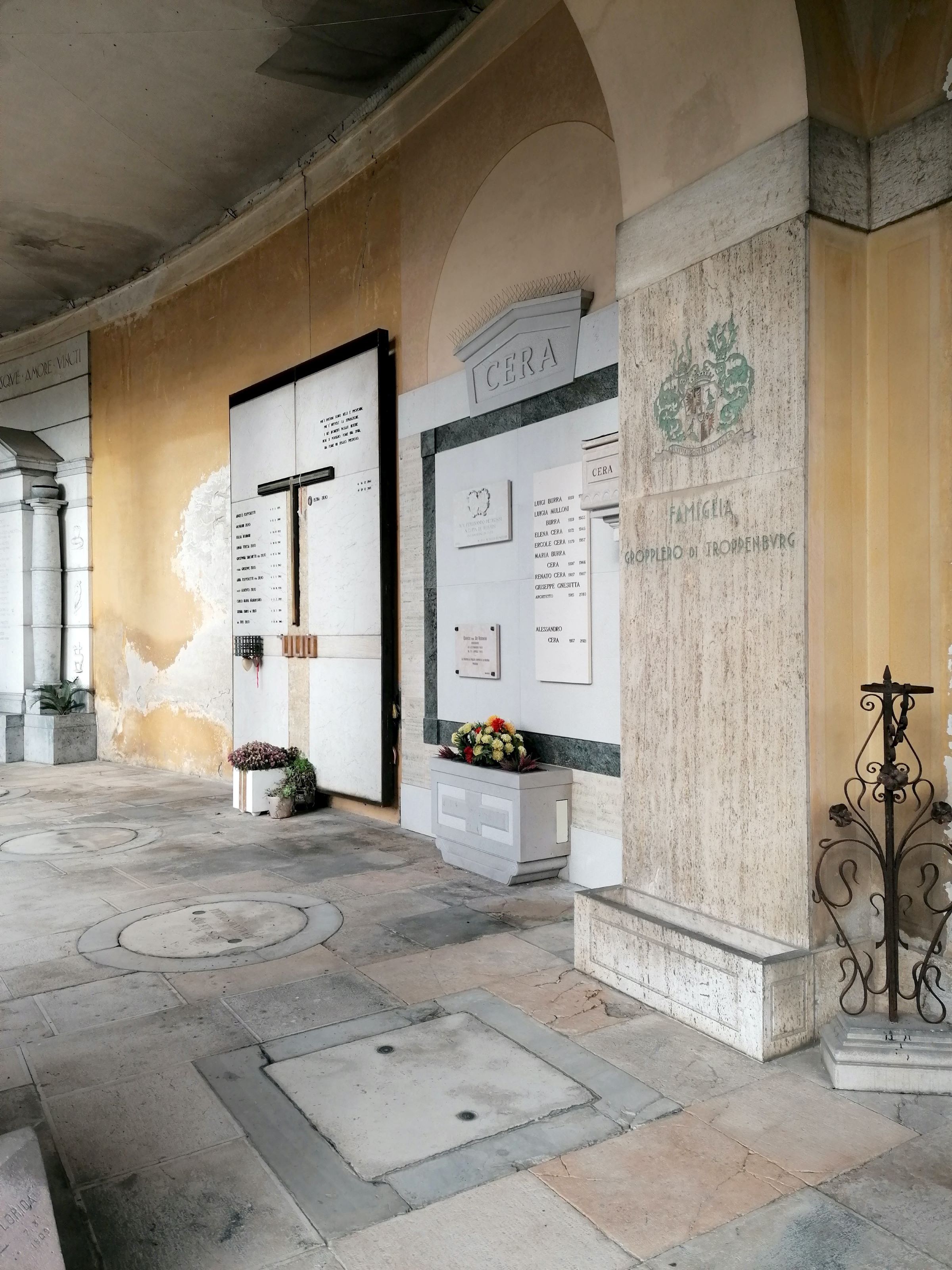 Veduta da sotto il portico nord-est 