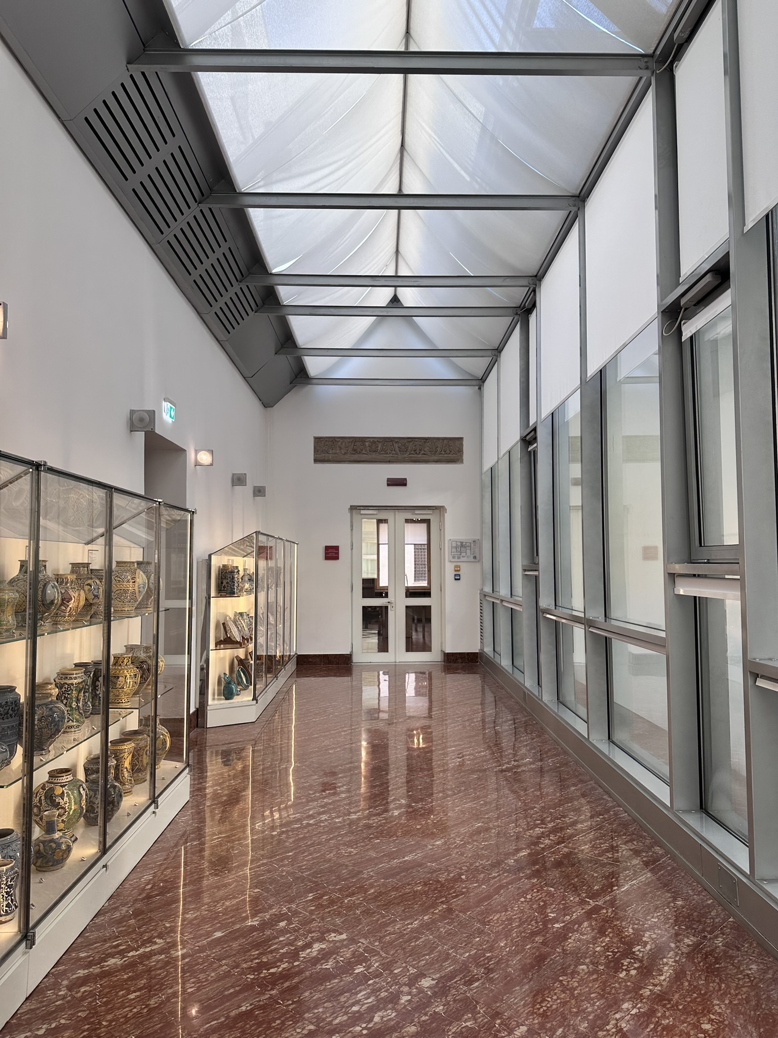 Veduta del corridoio-galleria al primo piano 