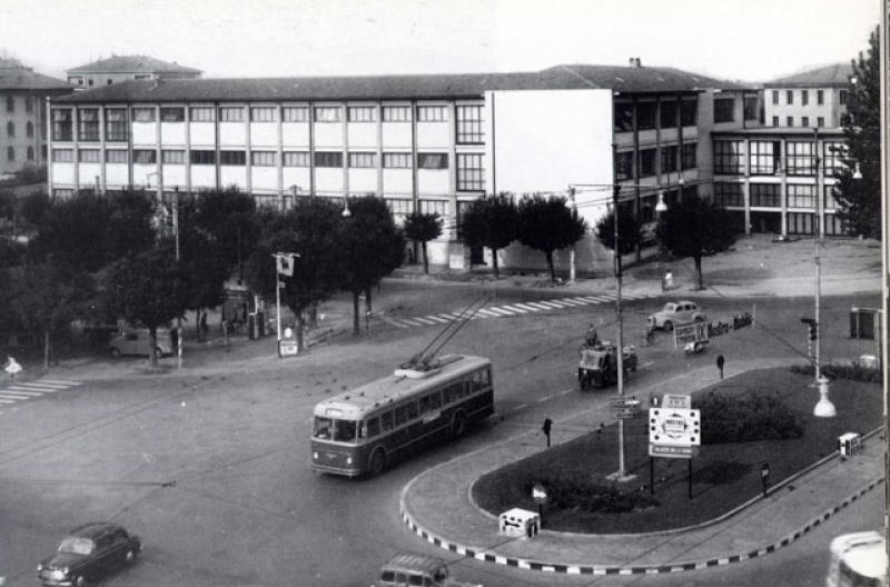 Vista dell'edificio da Largo Aldo Moro