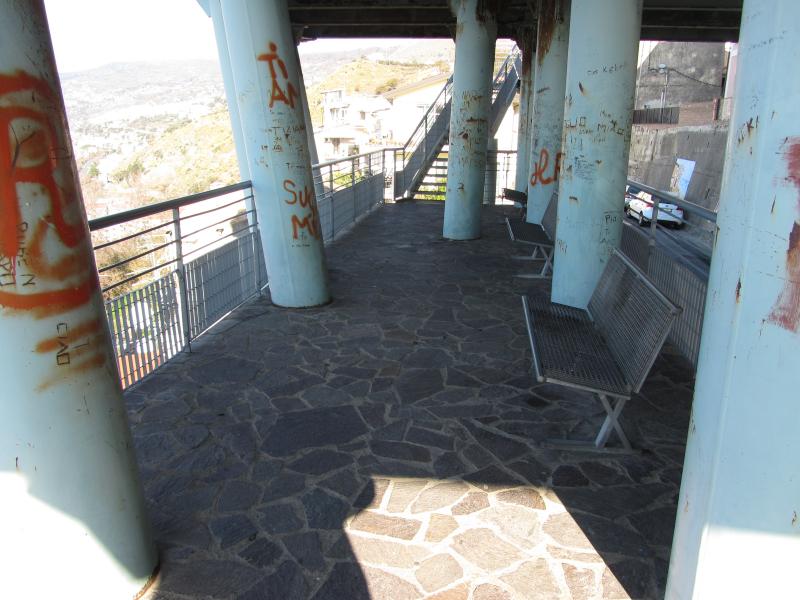 Particolare piattaforma panoramica coperta 