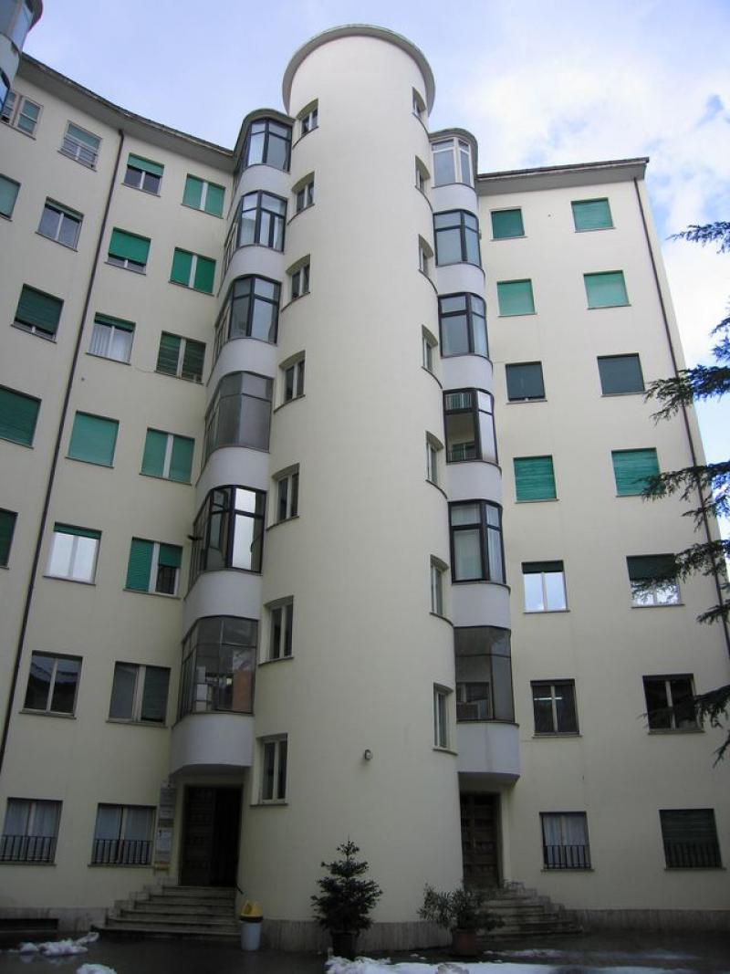 veduta della corte interna-particolare corpo scala (2013)