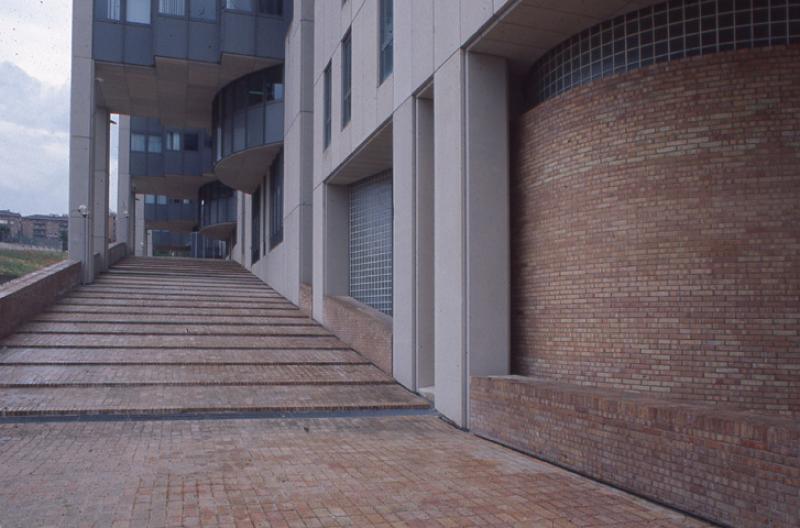 Facoltà di Economia - percorso pedonale da valle verso monte