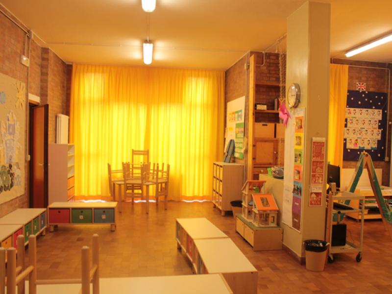 Piano terra, sala. Precedentemente soggiorno ora asilo nido, centro educativo italo-svizzero (CEIS)