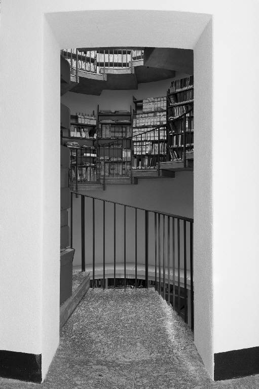Scala elicoidale di collegamento tra i vari piani